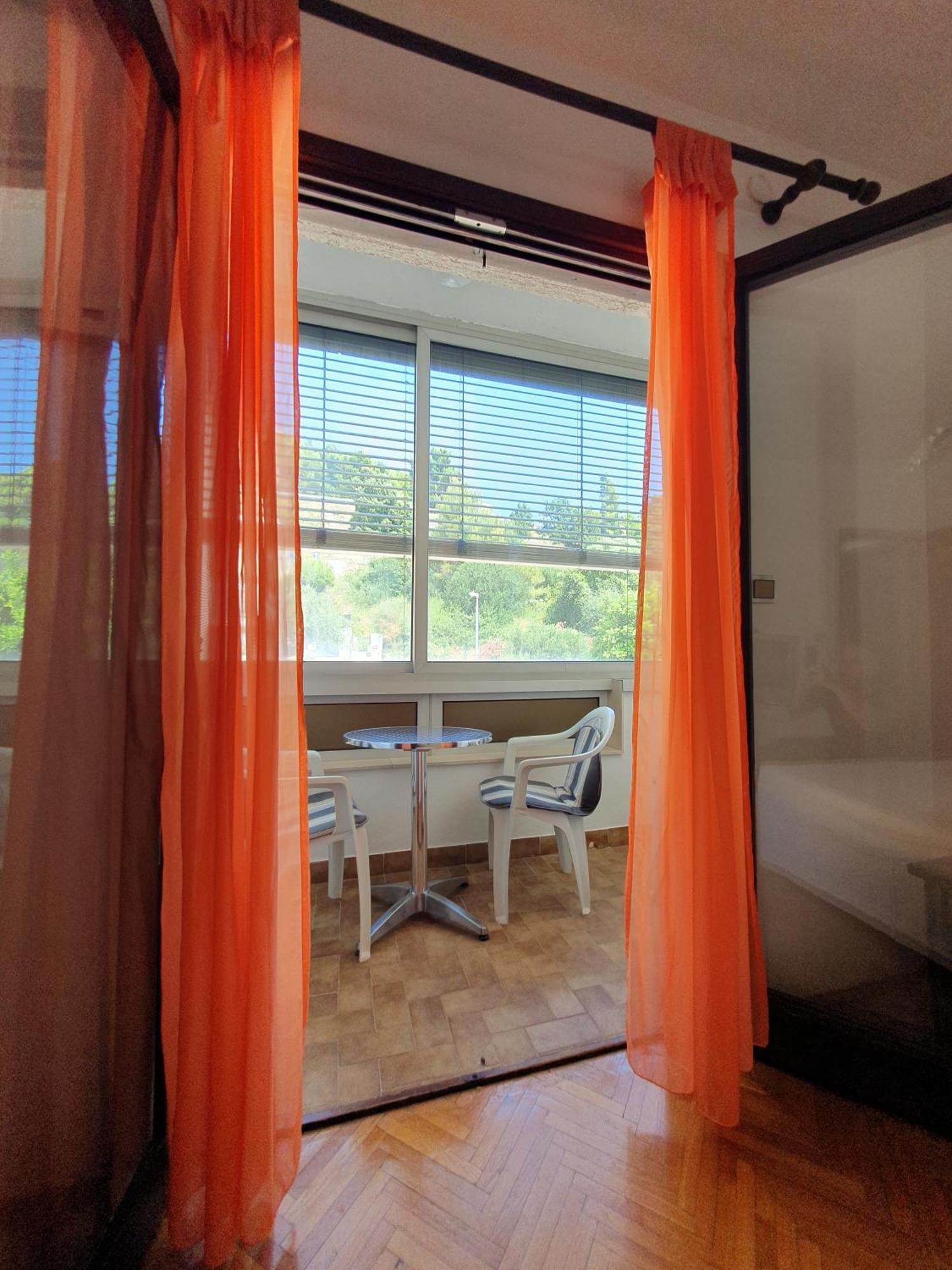 Apartmani Miljak Omiš Zewnętrze zdjęcie