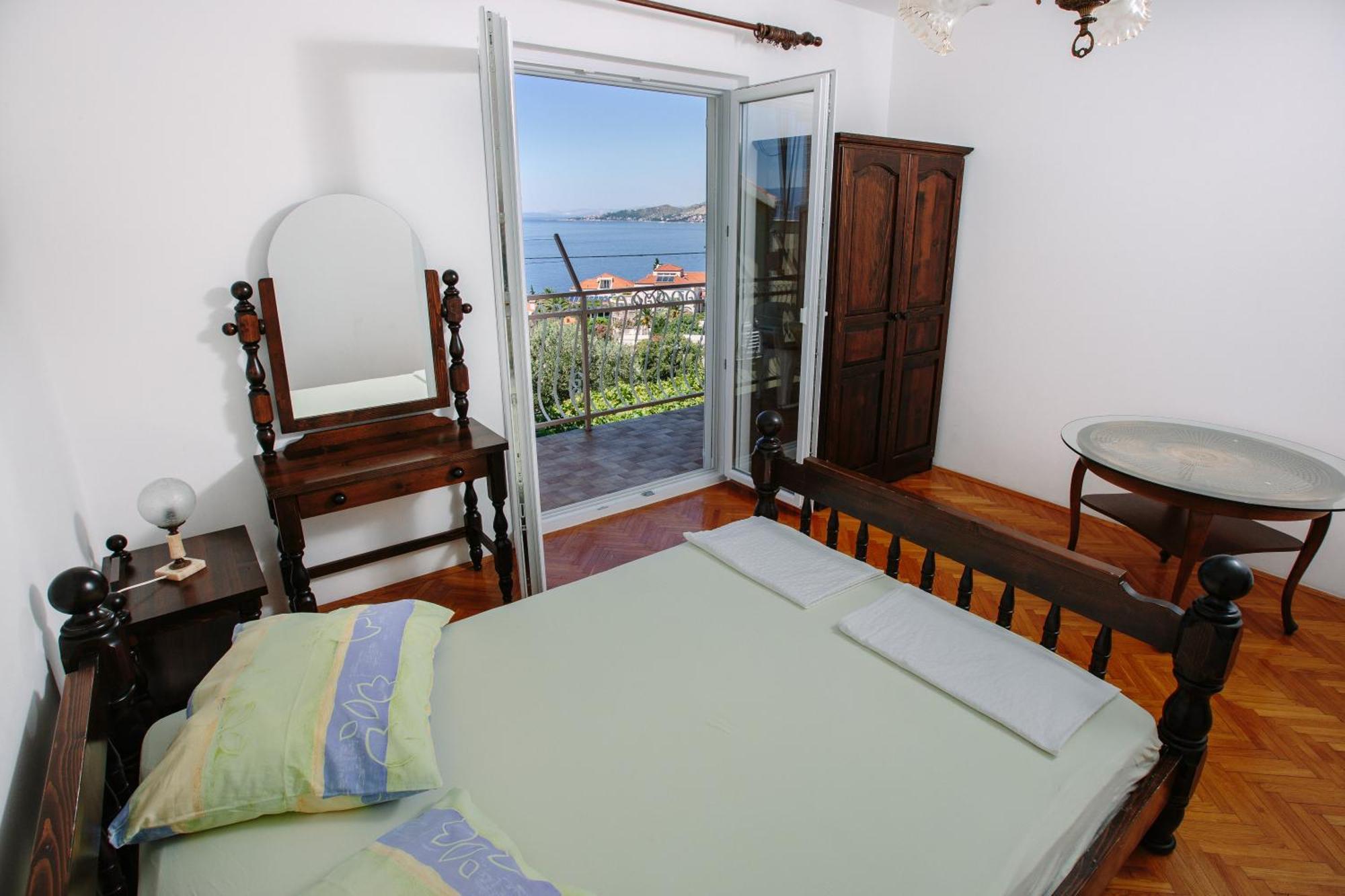 Apartmani Miljak Omiš Zewnętrze zdjęcie